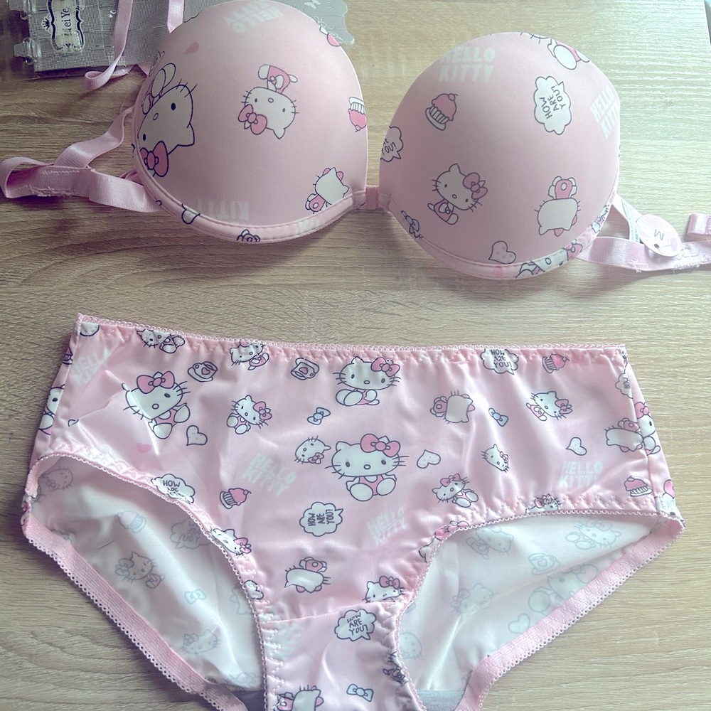 Bra and underwear set